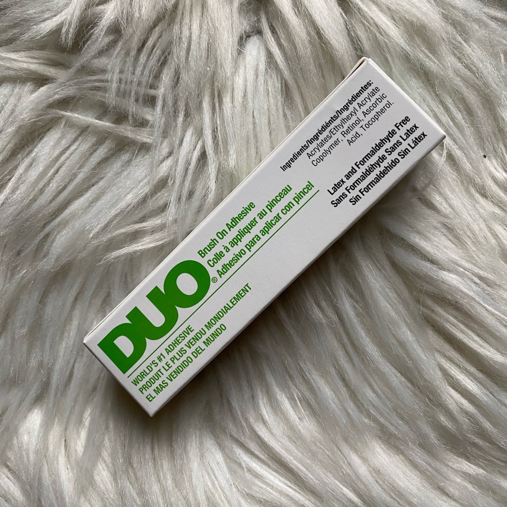 DUO brush-on lash adhesive